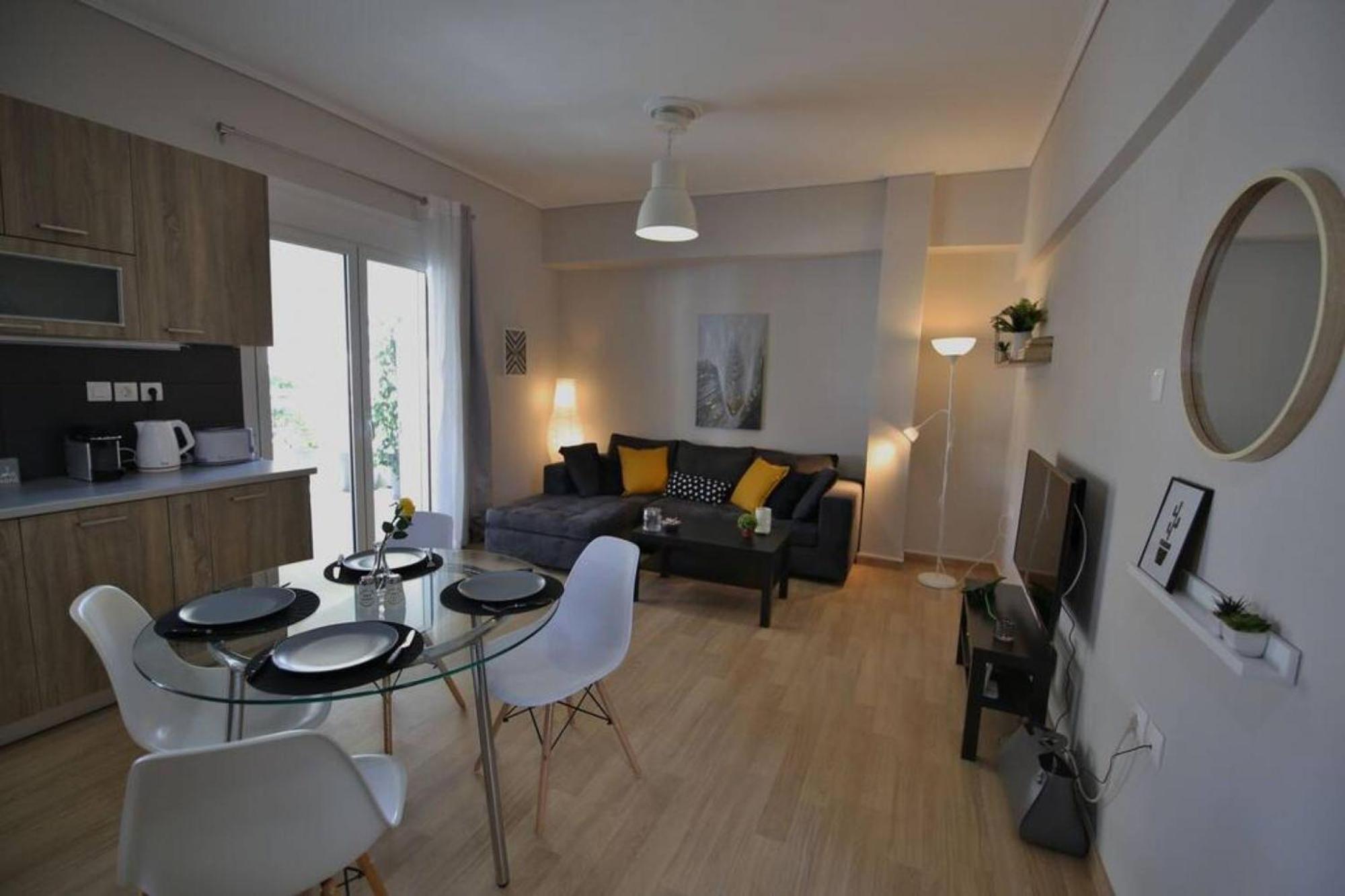 Appartamento Penthouse Lux Flat With 2 Bd Next To Larissis Atene Esterno foto