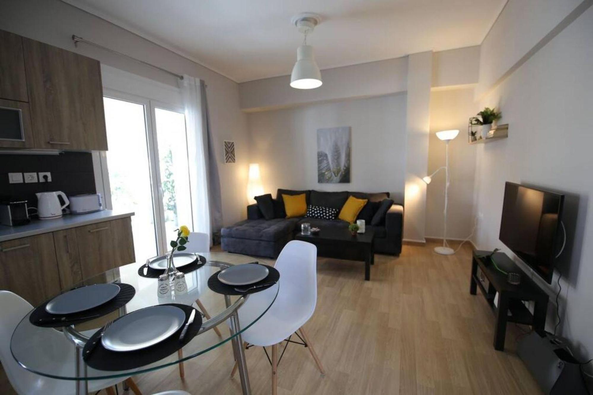 Appartamento Penthouse Lux Flat With 2 Bd Next To Larissis Atene Esterno foto