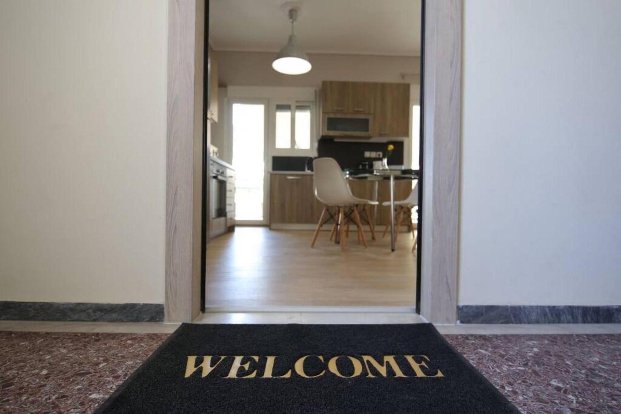 Appartamento Penthouse Lux Flat With 2 Bd Next To Larissis Atene Esterno foto