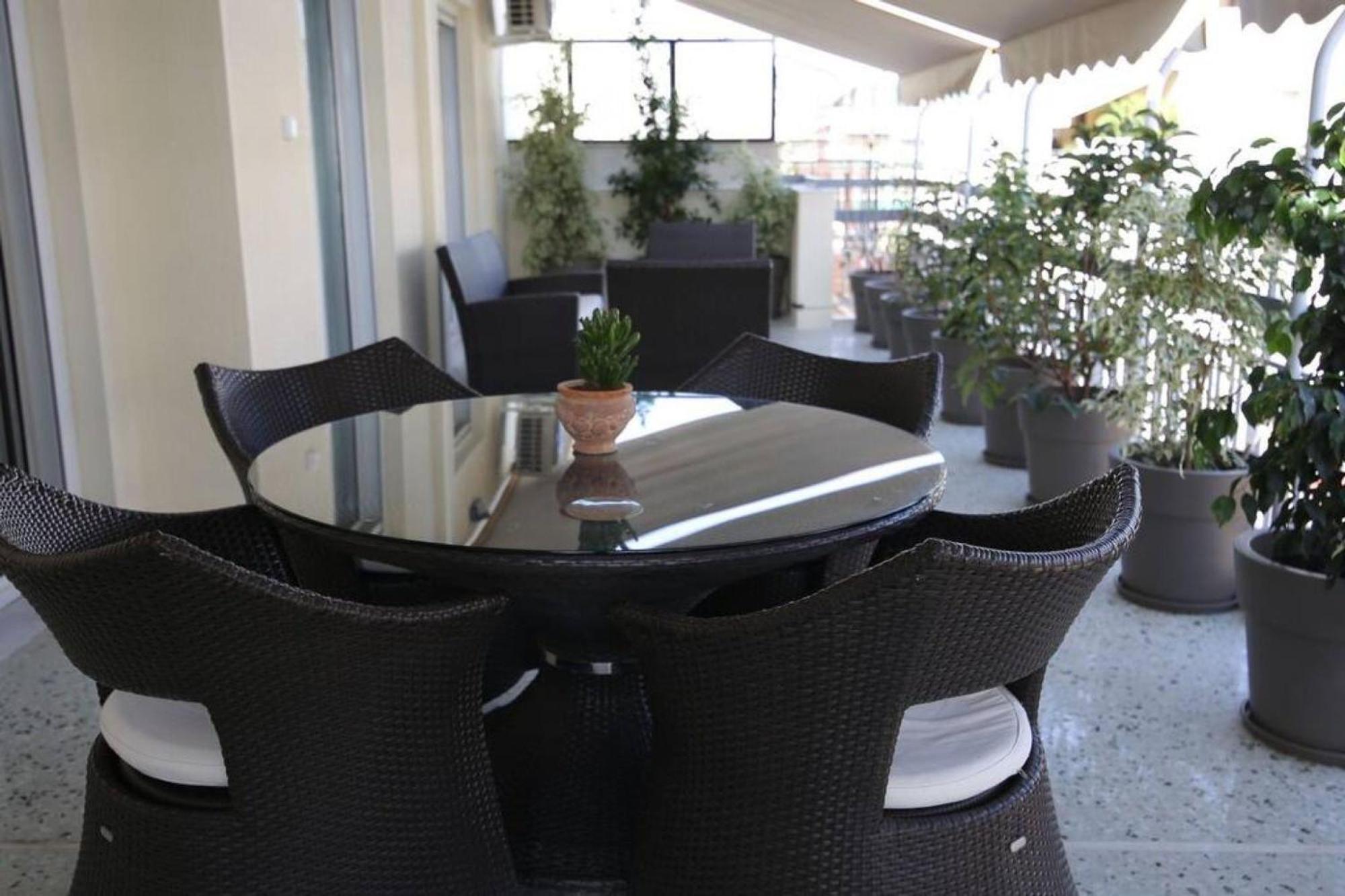 Appartamento Penthouse Lux Flat With 2 Bd Next To Larissis Atene Esterno foto